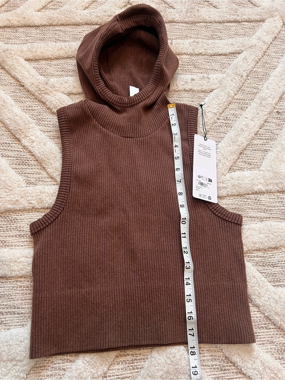 ALO Seamless Two Tone Rib Hooded Vest Crop Top Large brownstone BNWT! - Picture 6 of 9
